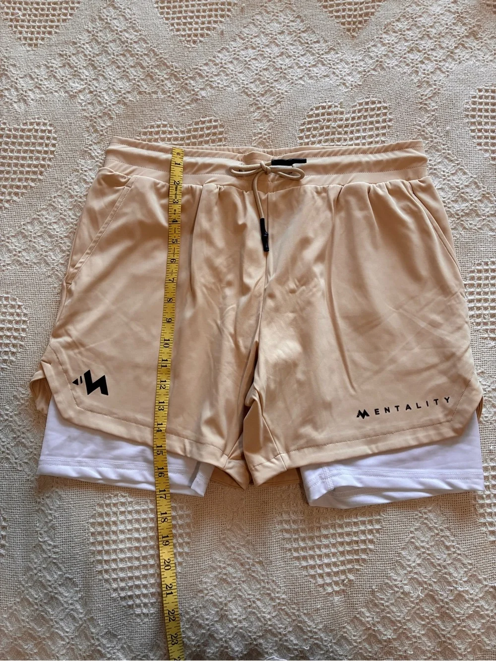 Mentality Men's 2 in 1 Lined Athletic Gym Compression Shorts Tan, White Sz L - Picture 3 of 13